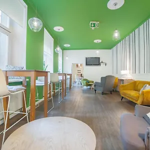  Hostel Dizzy Daisy Polonya